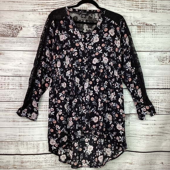 TORRID SIZE 00 10 L BLACK FLORAL TOP LACE SPRING BLOUSE SUMMER HIGH LOW GUC - Picture 2 of 16